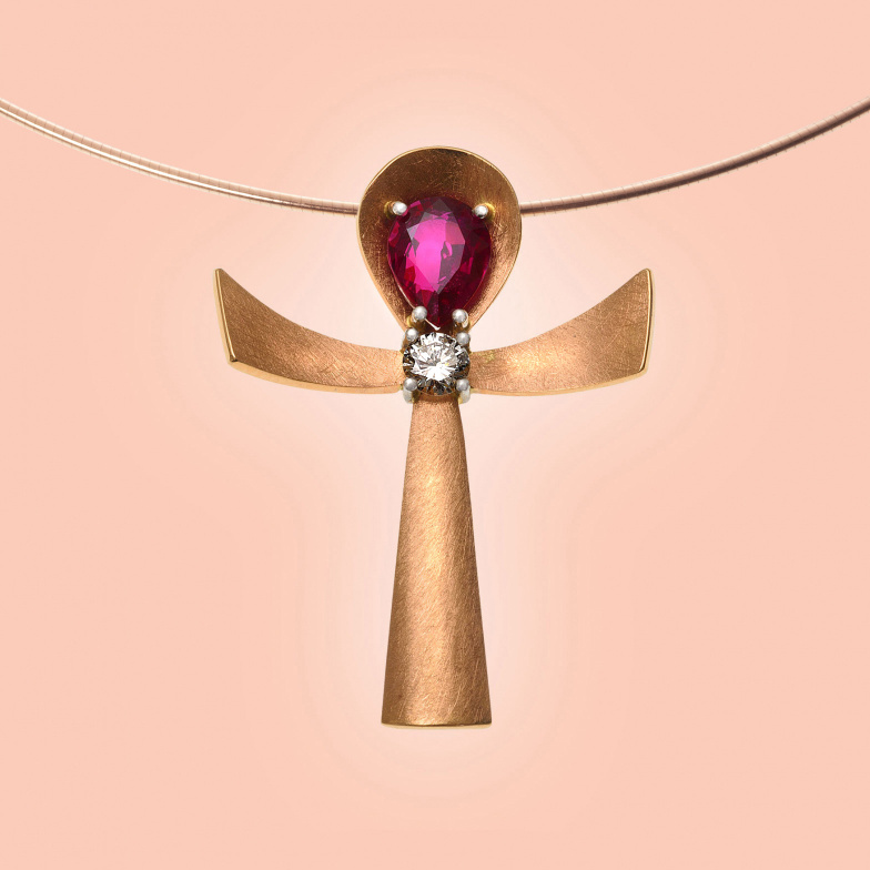 ANKH Anhänger aus Roségold mit Rubin und Brillant – MichaelAngelo Collection