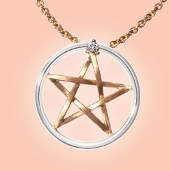 Pentagramm-Anhänger aus Roségold im Platinring mit kleinem Brillant an Kette